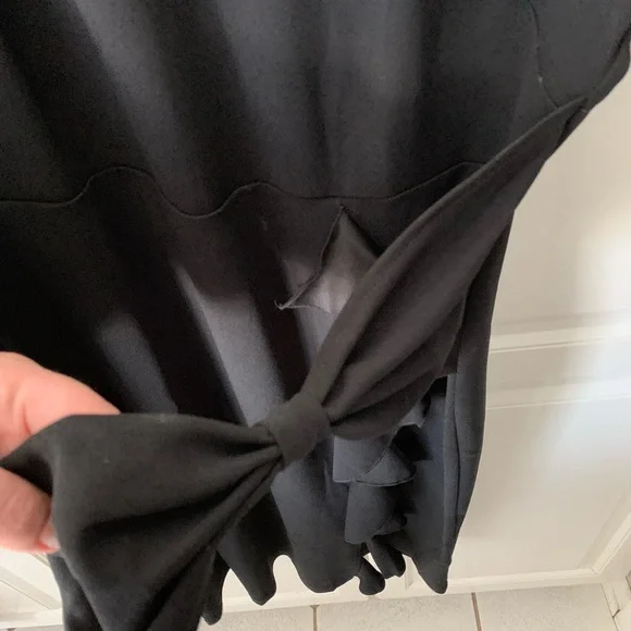 Short sleeve short black comfortable dress. - Picture 2 of 9